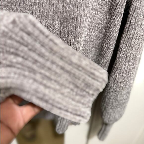 Cynthia Rowley Gray Chenille Turtleneck Sweater Women’s Medium Soft Cozy Knit - Picture 3 of 9